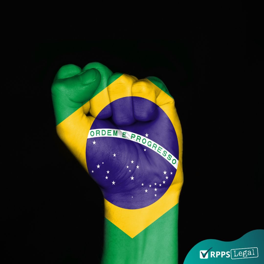 mao-punho-cerrado-pintura-bandeira-do-brasil