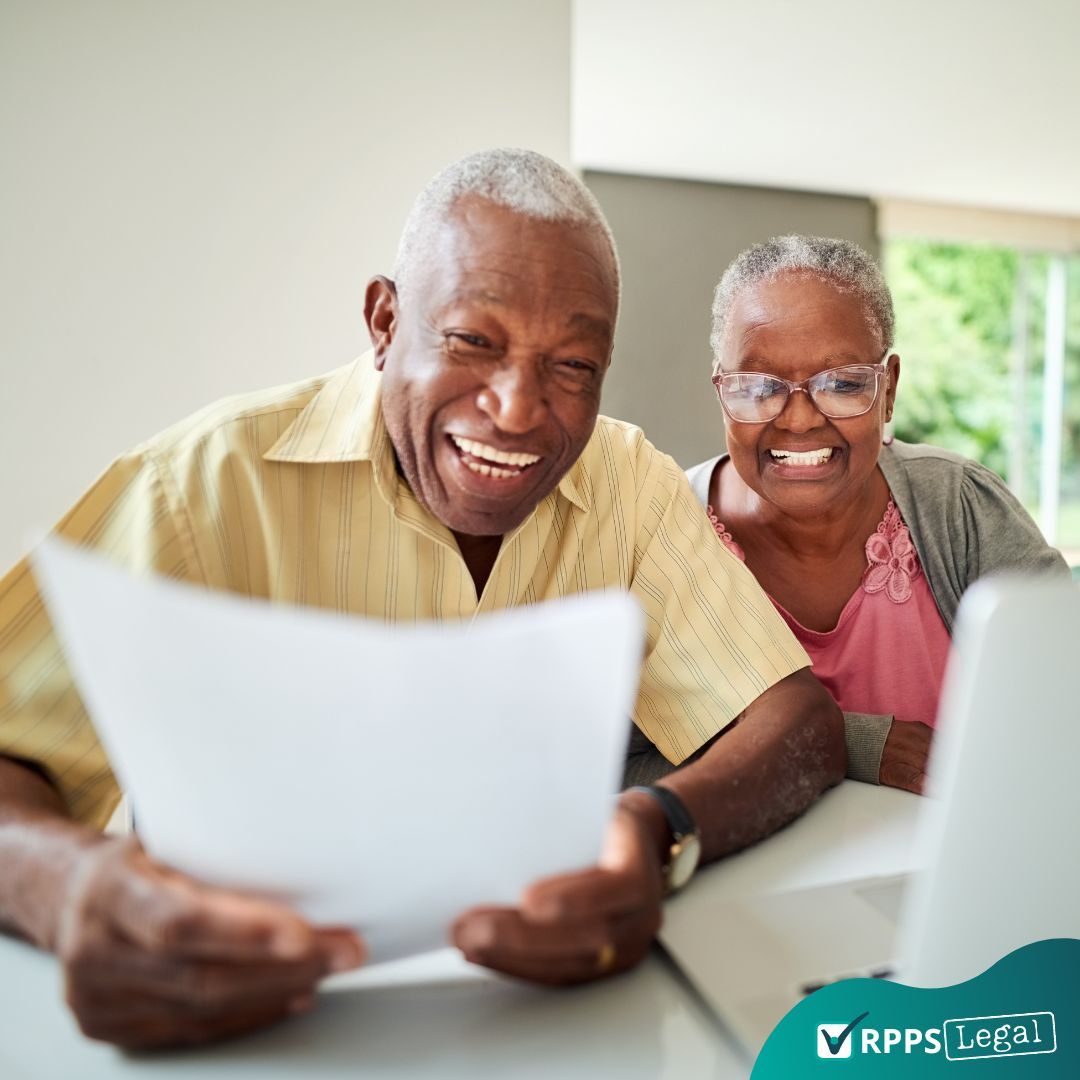 rpps-legal-planejamento-papeis-aposentados-sorrindo